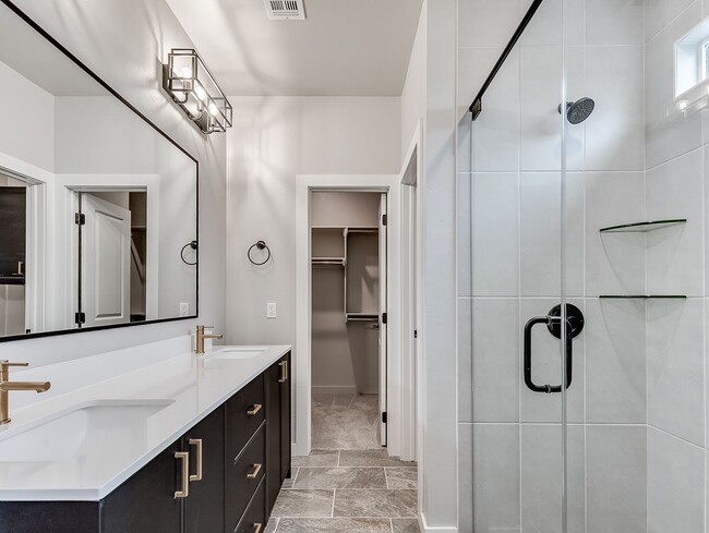 Building Photo - Beautiful home inOklahoma City