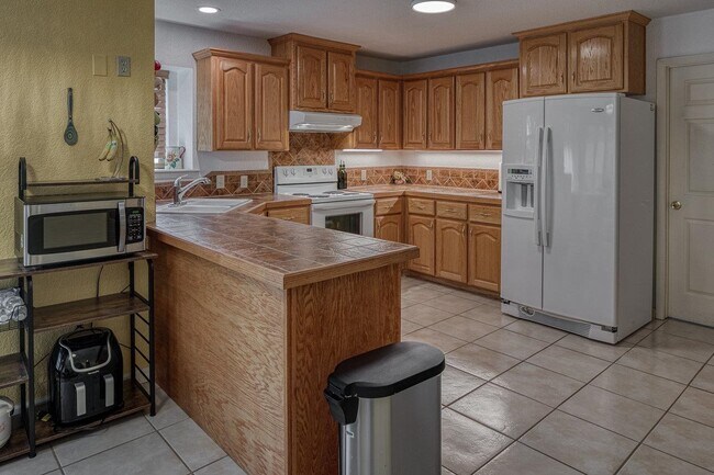 Building Photo - 227 Foster Cir