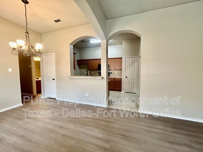 Building Photo - 1421 Piedmont Dr