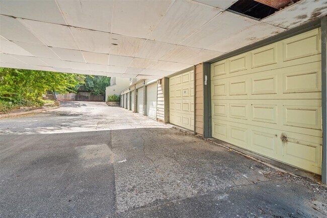 Building Photo - 2612 San Pedro St