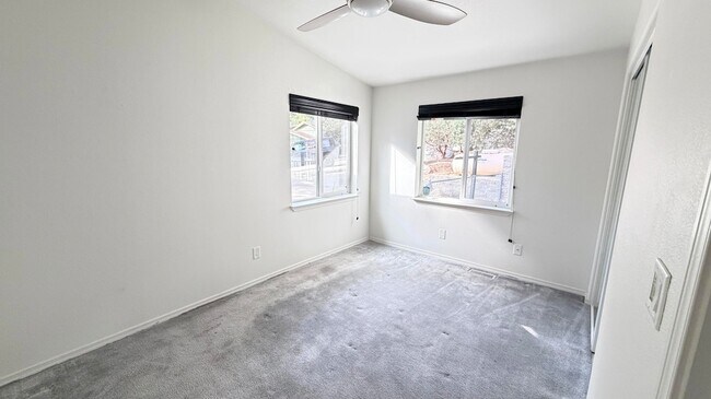 Building Photo - 25001 Rim Rock Rd