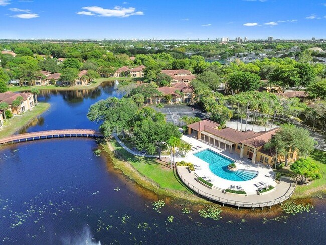 Building Photo - 4791 Via Palm Lakes Via