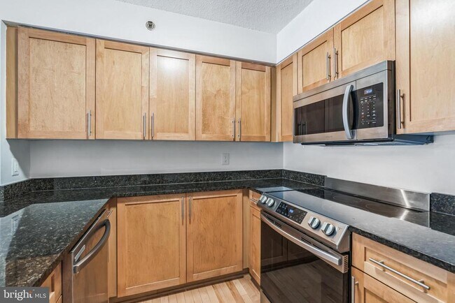 Building Photo - 7500 Woodmont Ave