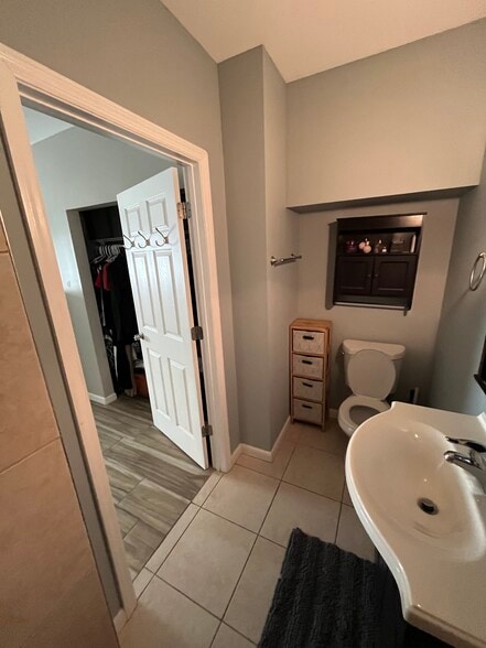 Primary Bath - 1833 Lombardy Dr