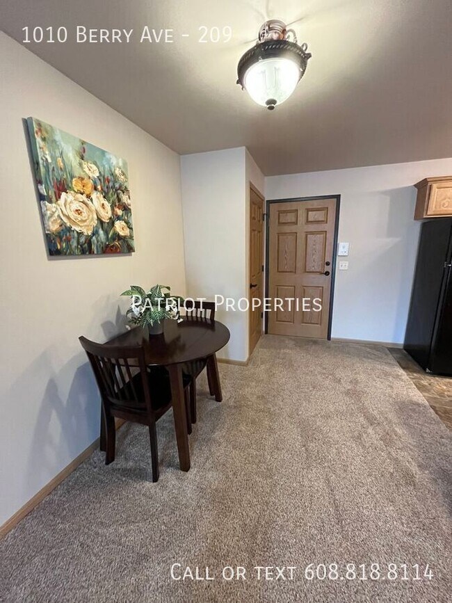 Building Photo - 1010 Berry Ave