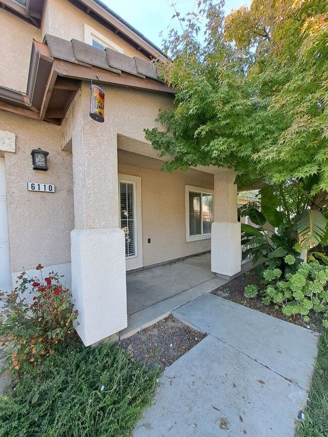 Building Photo - Beautiful 4 Bedroom House Ready To Call Home!