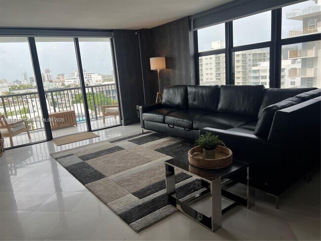 Building Photo - 1800 Collins Ave