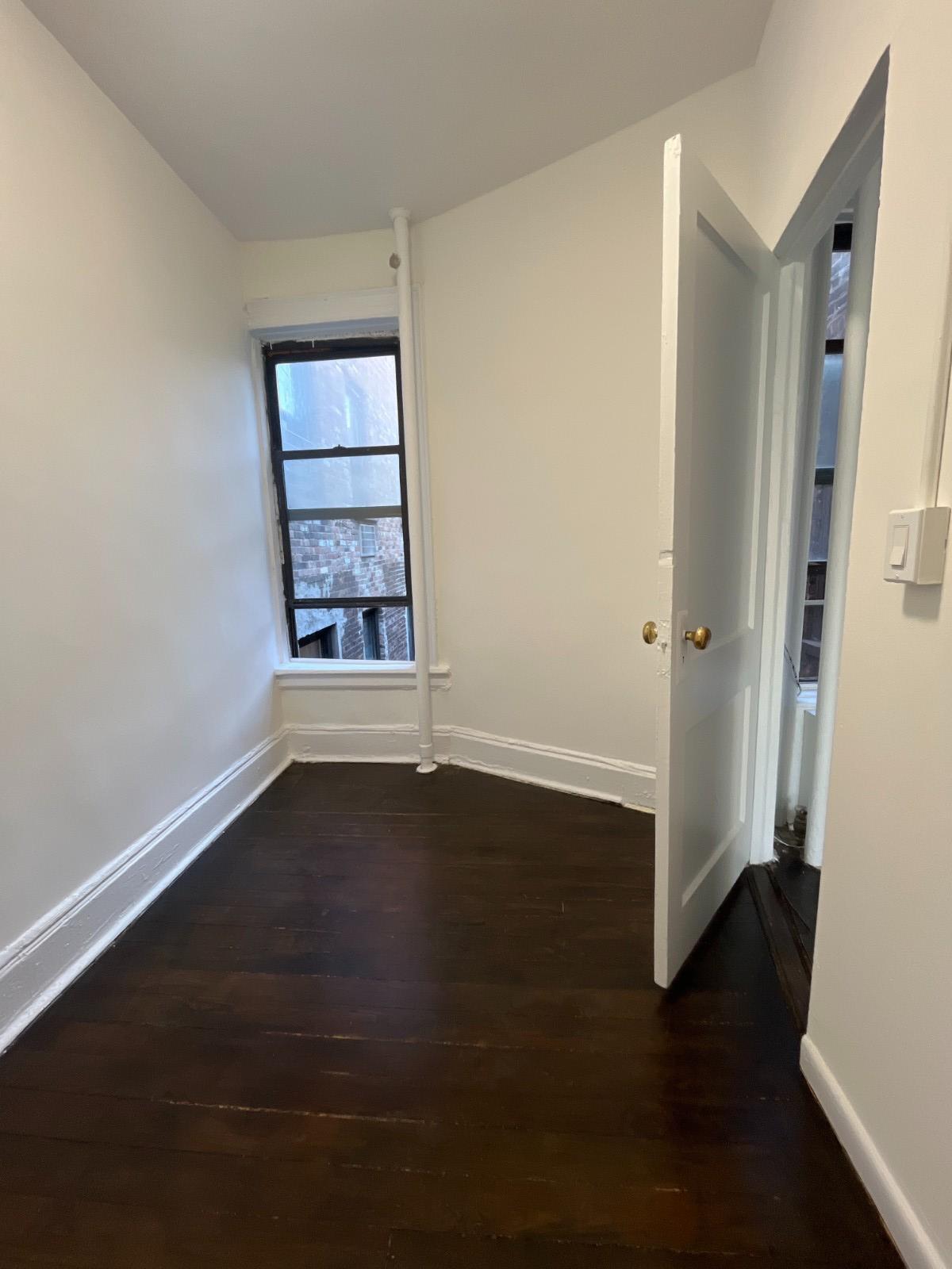 Building Photo - 1427 York Ave