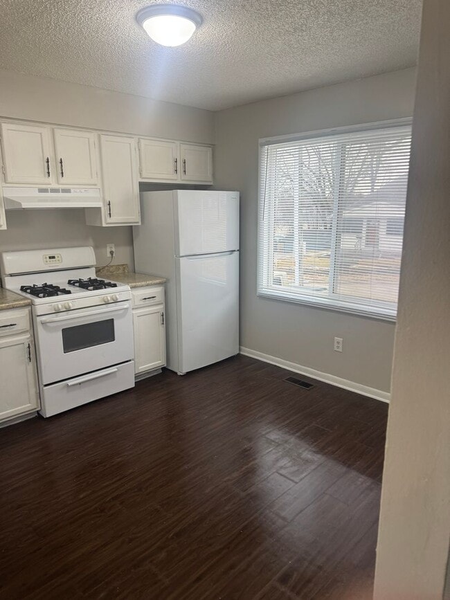 Building Photo - 927/929 Herold Avenue