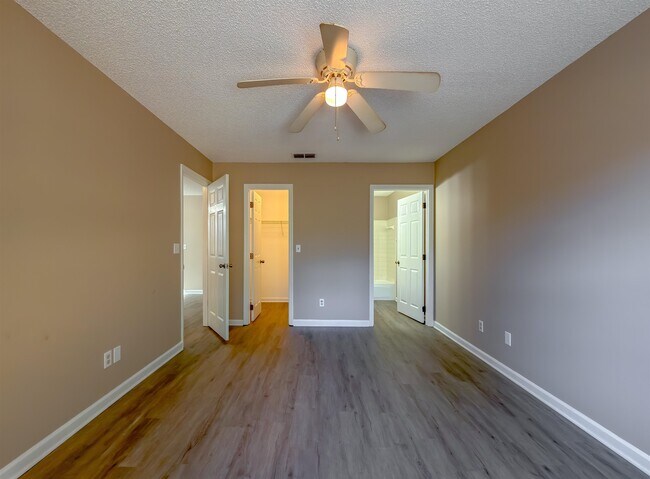 Building Photo - 2415 Talco Hills Dr