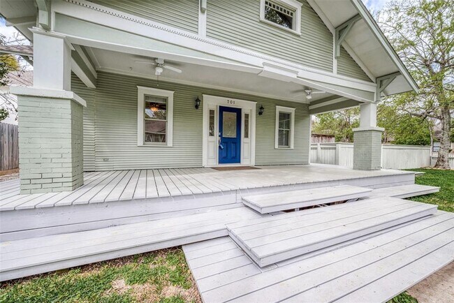 Building Photo - 701 Highland St