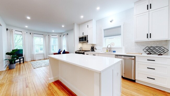 Building Photo - 276-278 Willow St