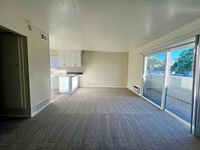 Building Photo - Renovated 2-bedroom, 1-bath Unit