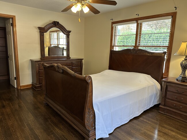 Building Photo - 891 Parkway Dr