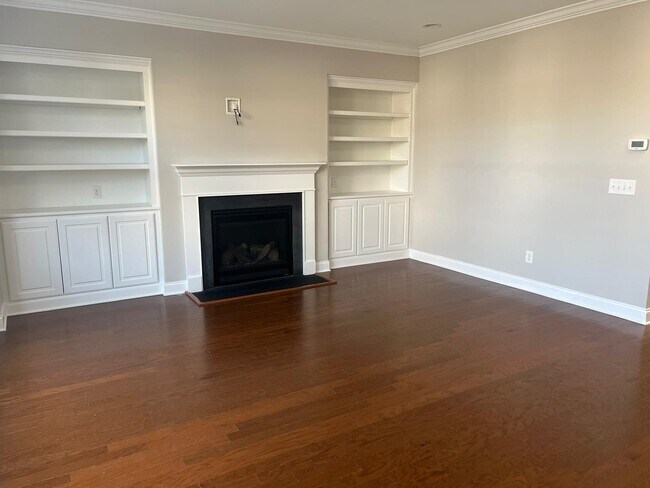 Building Photo - 523 Balsam Fir Dr