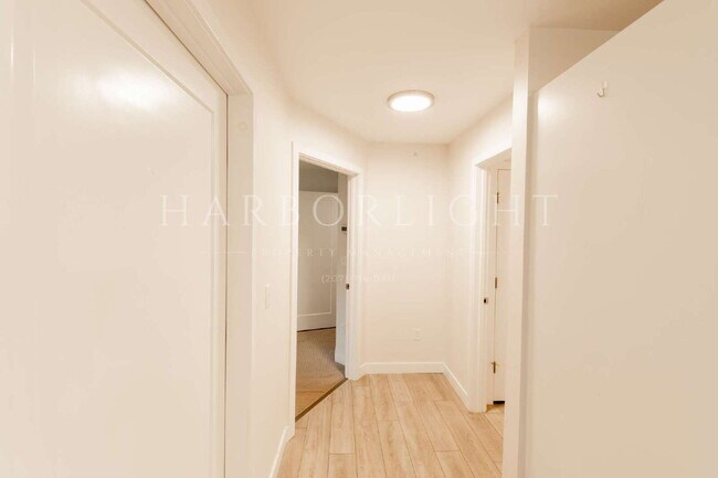 Building Photo - 37 Mill Commons Dr