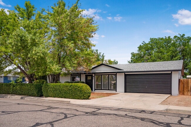 Building Photo - 1098 N 1900 W