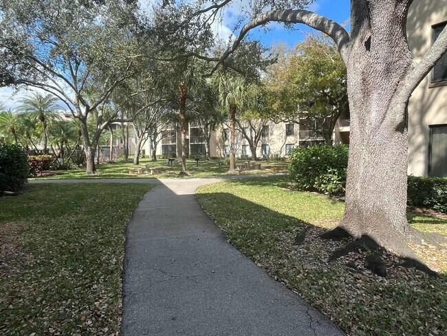 Building Photo - 209 Foxtail Dr