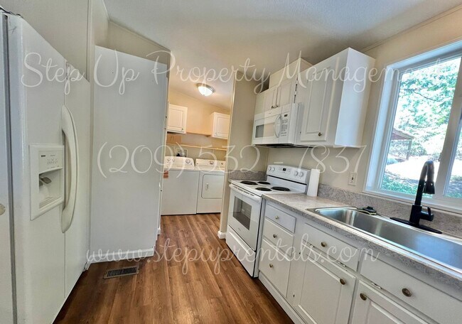 Building Photo - 23495 Kreitzer Way