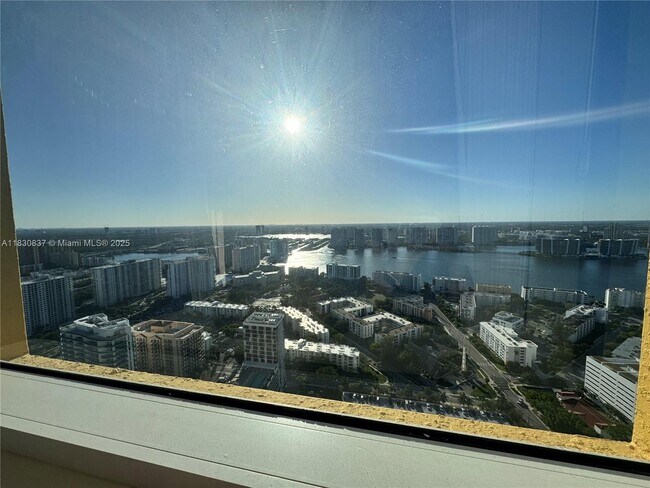 Building Photo - 17875 Collins Ave
