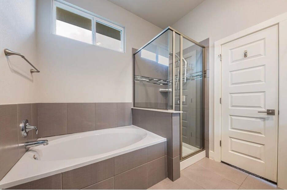 Building Photo - 8005 Izetta Ln