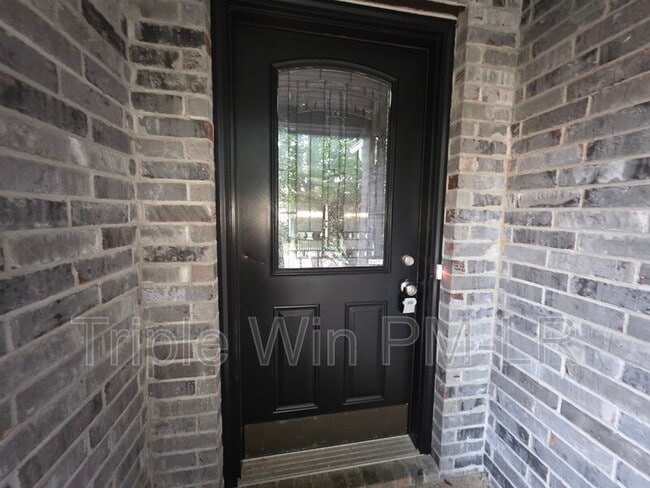 Building Photo - 12512 Woodbury Dr