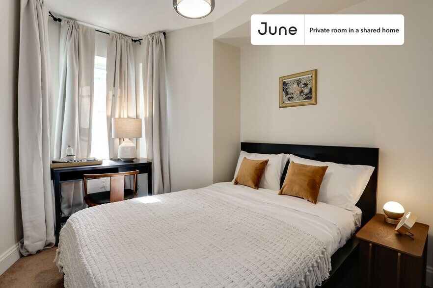 Primary Photo - Room in Shared 4 bed/3.5 bath home