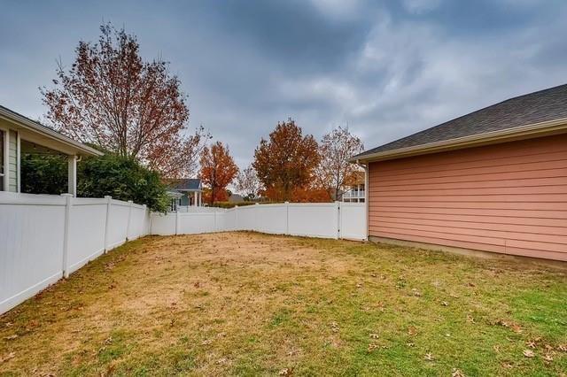 Building Photo - 1400 Chestnut Dr