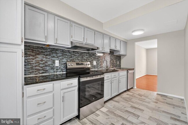 Building Photo - 6427 Old Scotts Ct