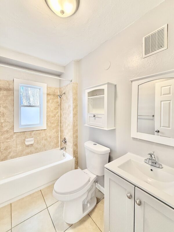 Building Photo - 1914 31st St S