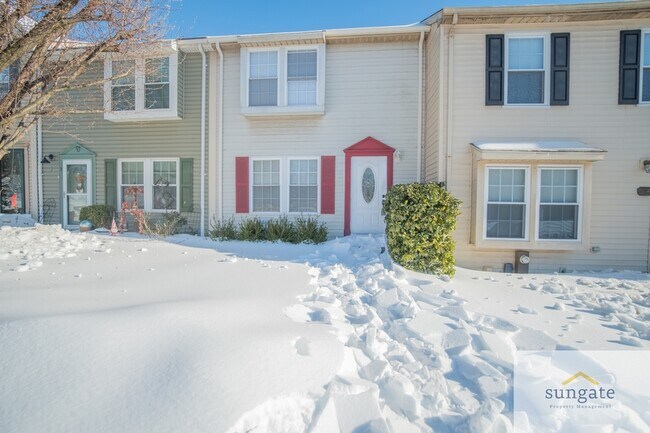 Building Photo - 5 Grandee Ct