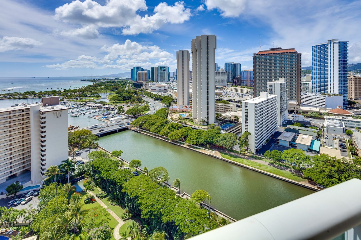 Building Photo - 1551 Ala Wai Blvd