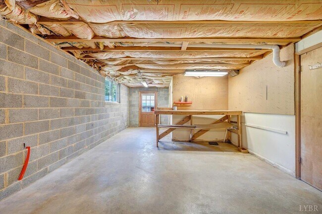 Building Photo - 405 Oakland Cir