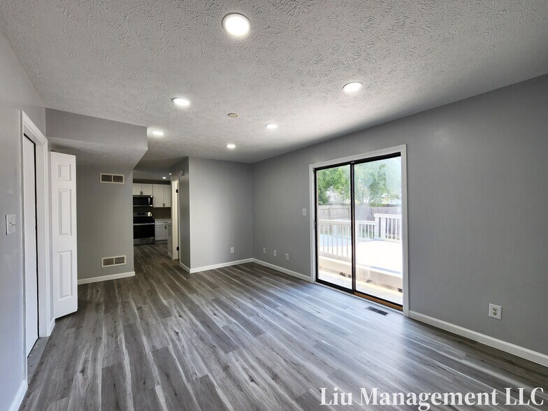 Building Photo - 3708 Dorval Pl