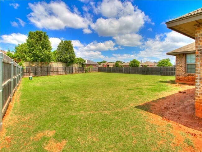 Building Photo - Welcome to this amazing home situated on a...