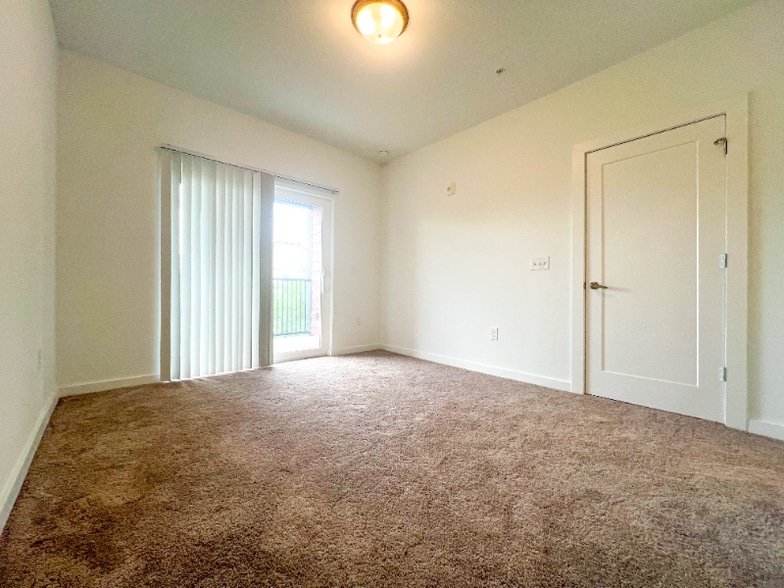 Building Photo - 525 Parkway Dr