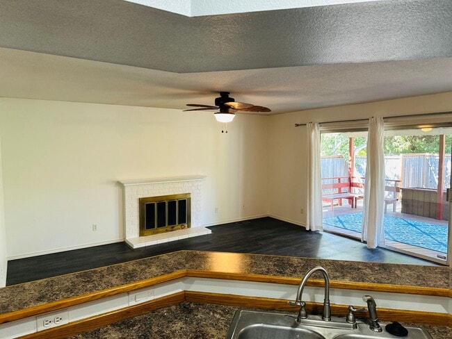 Building Photo - Charming Cascade Park One Level Home