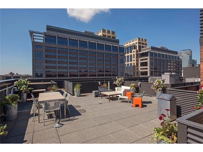 Building Photo - 250 Park Ave