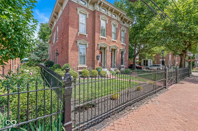 Building Photo - 331 N East St