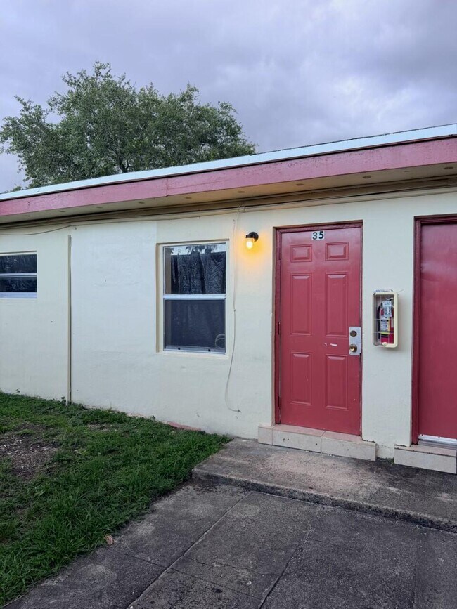 Building Photo - 1135 Sharazad Blvd