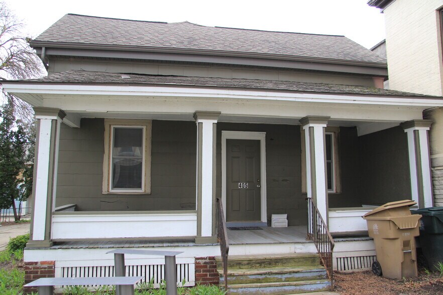 Building Photo - 405 E Washington Ave