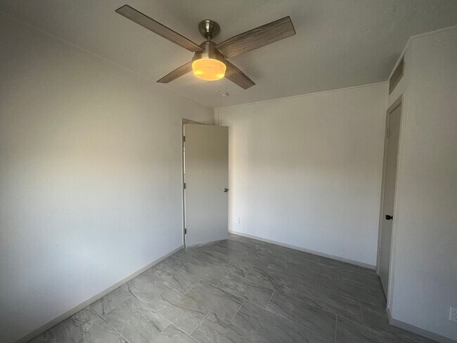 Building Photo - 2550 W State Rte 89A