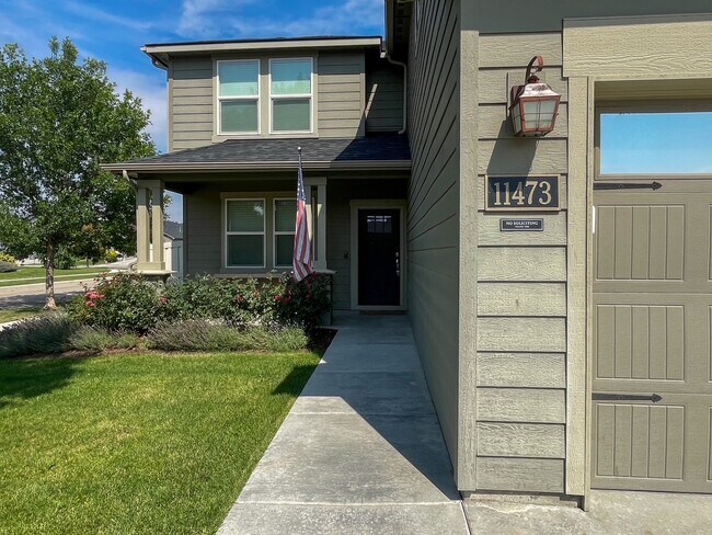 Building Photo - 11473 Baserri Dr
