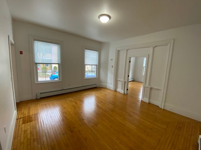 Building Photo - 619 County St