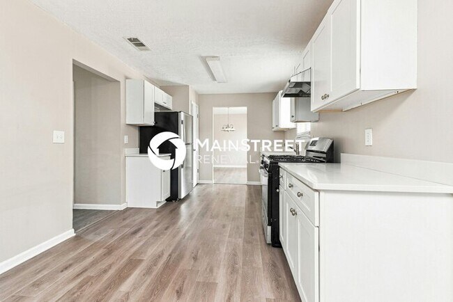 Building Photo - 4 Bedroom Pet-Friendly Home in Atlanta, GA with Main Street Renewal