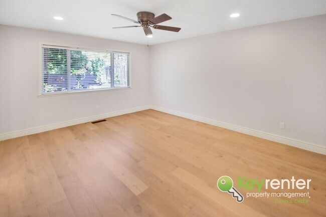 Building Photo - Beautiful 4 Bed / 3 Bath Bollinger Hills Home with Gorgeous Remodeled Kitchen!