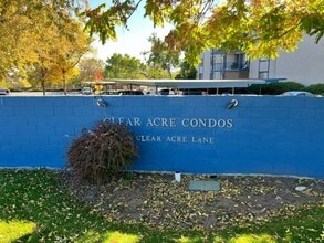 Building Photo - 2555 Clearacre Lane #25-1