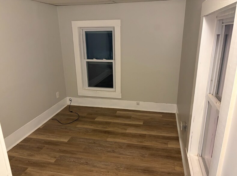 Building Photo - 12 Church St