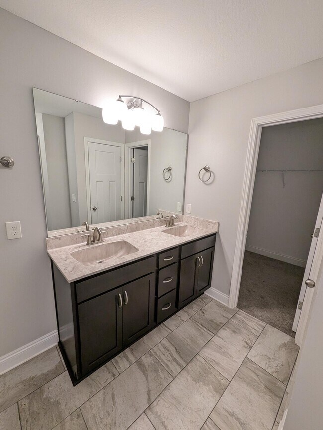 Building Photo - 1651 Ponderosa Dr