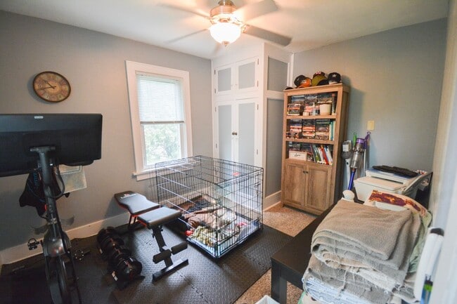 Building Photo - Tucked away, conveniently located, home fo...